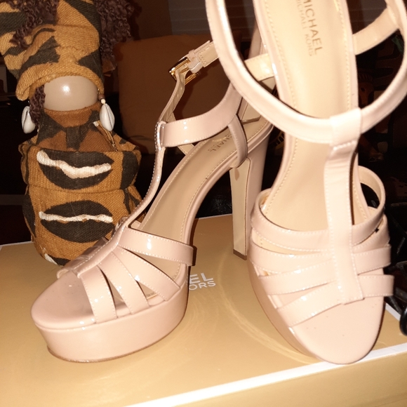 Michael Kors Patent Leather Sandals - Picture 6 of 8